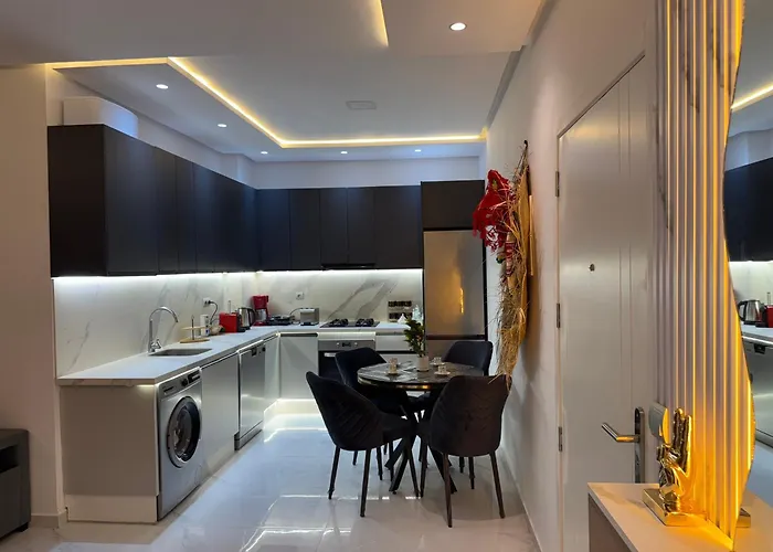 Sirena Pearl Tangier Cornice