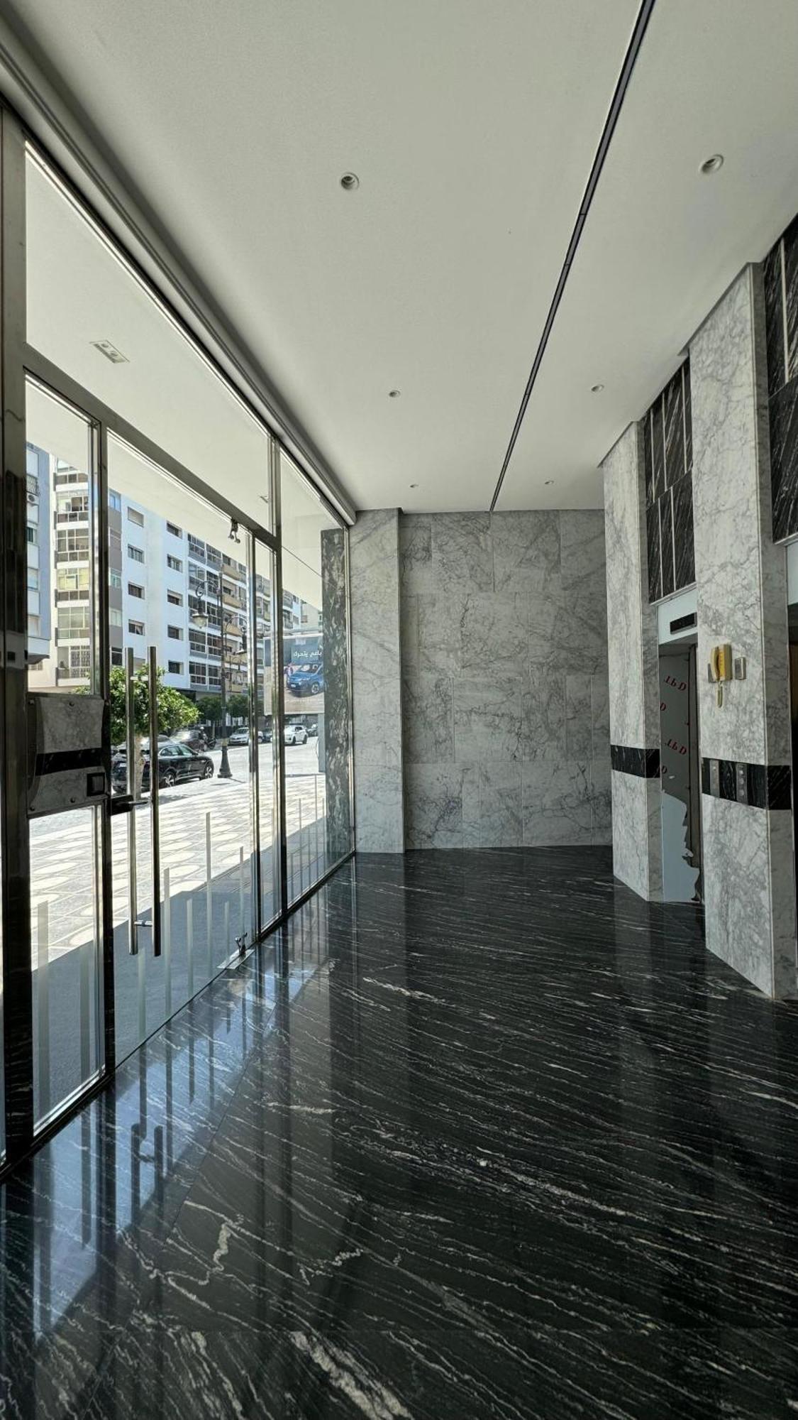 Sirena Pearl Cornice *